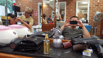 Foto Carbó Peluqueros
