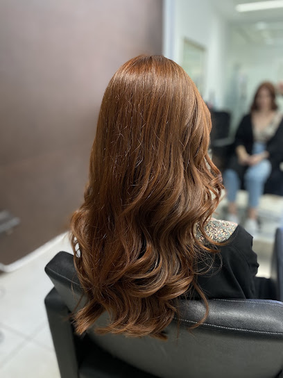 PADILLA SALON - Peluquería en Alcalá de Henares AF1QipMKVADFkGV2vhxv-vq5gD5LOP8Aojp7KfZvK770=w408-h544-k-no