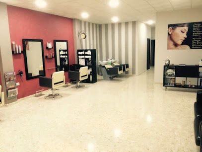 Foto Peluquería y estética belleza y estilo