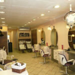 Javi Peluquería y Estética - Peluquería en Rubí AF1QipMMwtGtHqrZJoJcWBpDWY-DruBt4jHb1J5_iIS0=w408-h306-k-no