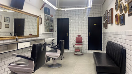 Peluquería Barbería Ruiz - Peluquería en Valladolid AF1QipMXRnyqabsJdrKGHh8uwERBpk74we6U_G7a6b8x=w426-h240-k-no