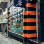 Barbería Perfil - Peluquería en Santiago de Compostela AF1QipN3l2SkyjheDnzkCBT9_4Y-VR6B3udBKDLnjYI2=w408-h725-k-no