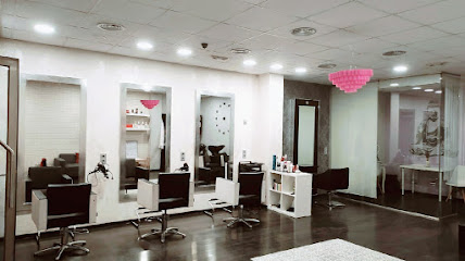 Peluqueria El Salón - Peluquería en Castellón de la Plana AF1QipNKeySCOQete9PYAoCj_X8OBKACJRY3mFa5AhUH=w428-h240-k-no