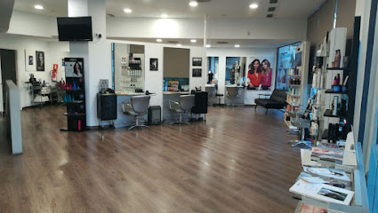 Rebel's estilistes - Peluquería en Tarragona AF1QipNhfAdiLheC8dXeT3ZofXBnzujU0eq0AzixllAd=w425-h240-k-no