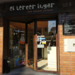 El Tercer Lugar - Peluquería en El Prat de Llobregat AF1QipOpjWq0YZ3zY9qd8_s9SvvtI-GXZBRTC9Ua1hnh=w408-h306-k-no