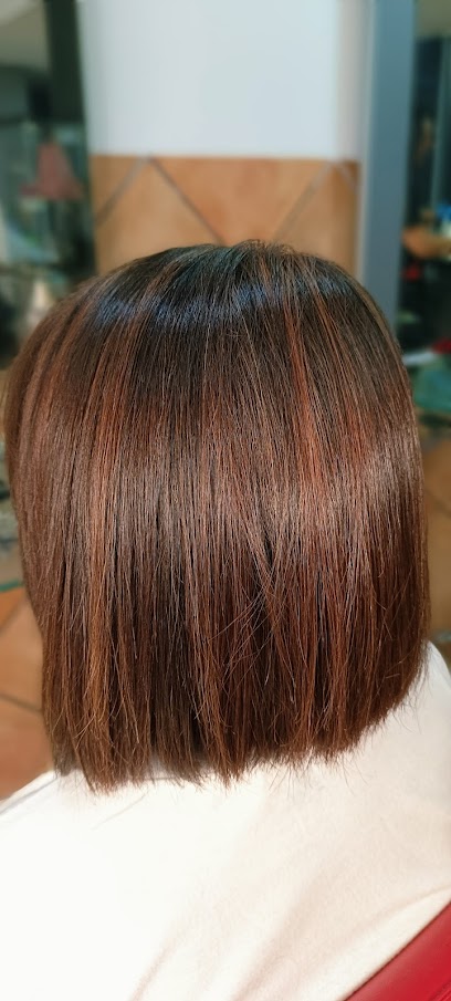 peluquería Reflejos - Peluquería en Elche AF1QipOqzdH0ic0hYP0U_luRBiFyc05Uw5HxvA-uD8xo=w408-h905-k-no