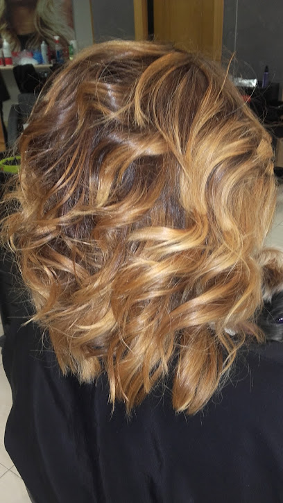 María Martín Peluquería - Peluquería en Getafe AF1QipPnaZlpo4lL7P5_GS7S0XDVr95k5fad01Zhyxhs=w408-h725-k-no